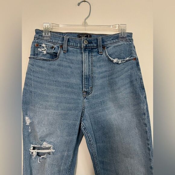 Abercrombie & Fitch Ultra High Rise Mom Jeans Distressed Size 28 - Picture 3 of 8